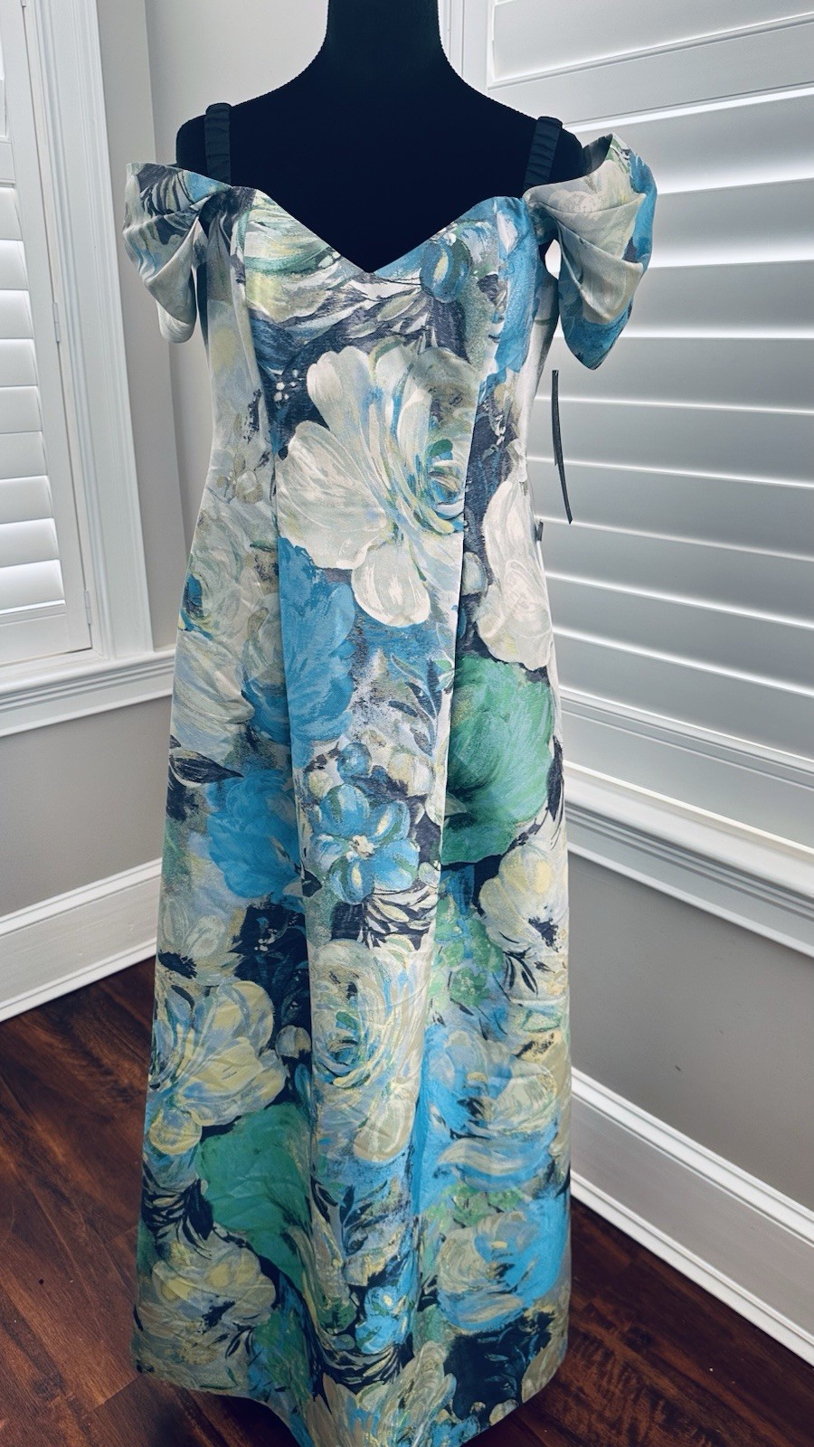 NWT Aidan Mattox Off Shoulder Floral Jacquard Pleated Gown Size 8 MSRP $550.00