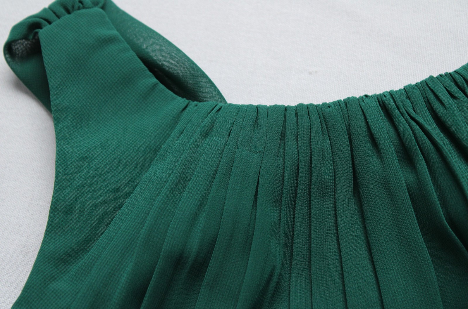 Azazie Junior Girl’s Jaylah A-Line Ruched Chiffon Dress AP2 Emerald Size: J8