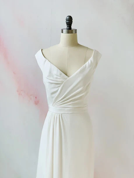 Alexandra Grecco Loren Wedding Dress Gown 8 Off-White Crepe Sheath Slit $2,900