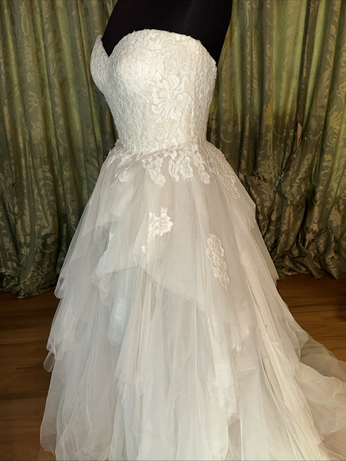 Allison Webb Wedding Gown Camilla 4852 Ivory Cashmere Size 10 Couture NWT