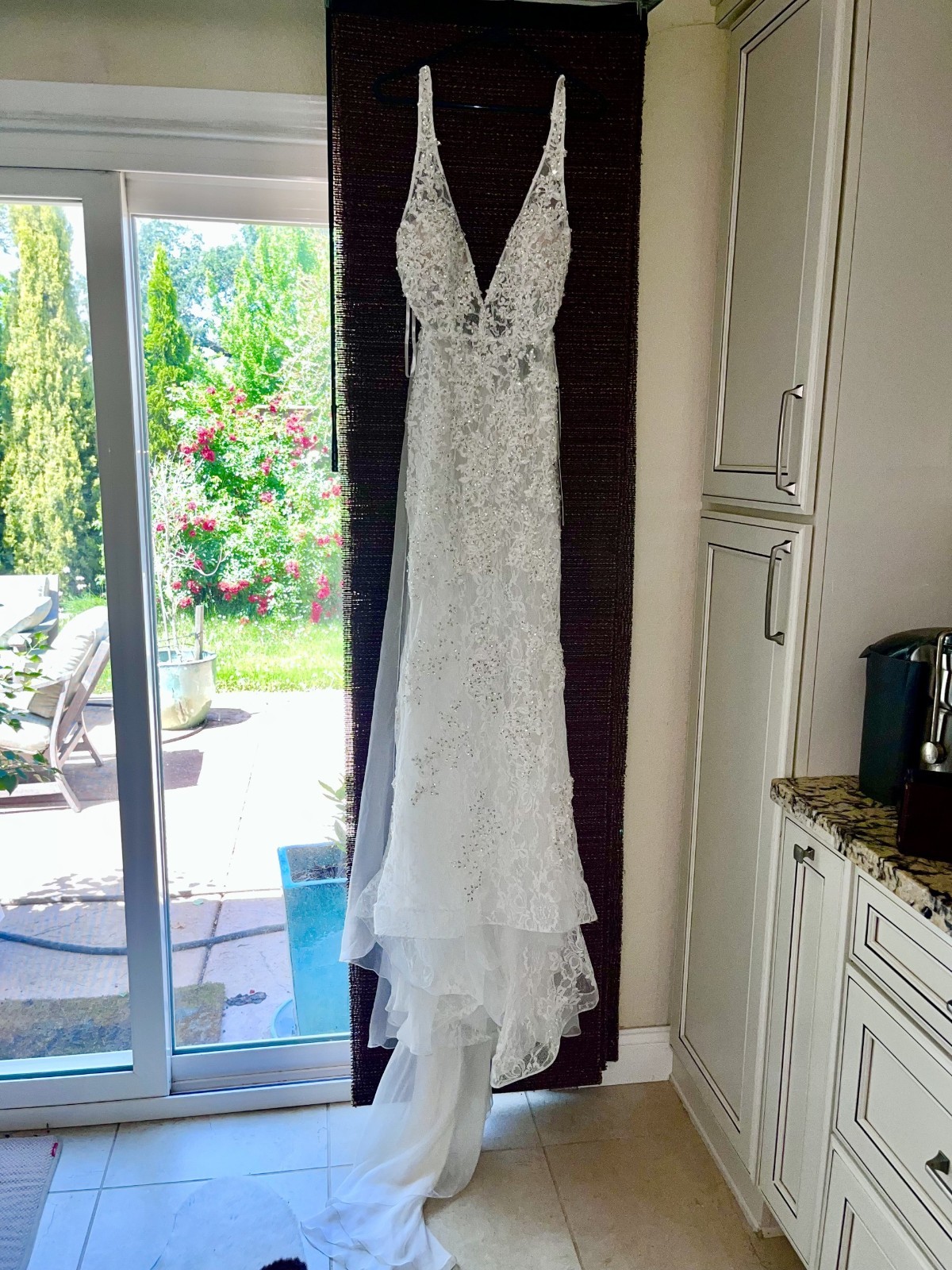 MAC DUGGAL White V Neck Open Back Mermaid Wedding Dress Size 4 gala lahav Amsale