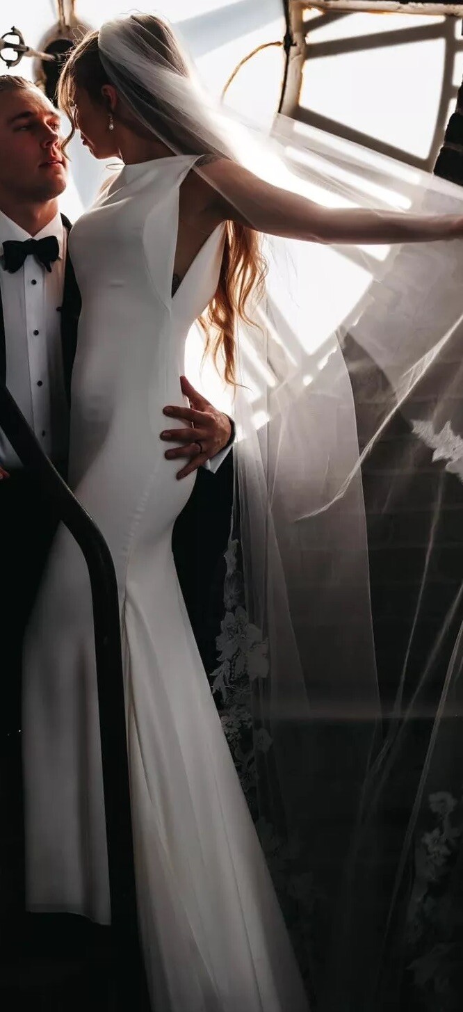 San Patrick KORA – Bateau Neckline Mermaid Sleeveless Satin Wedding Dress