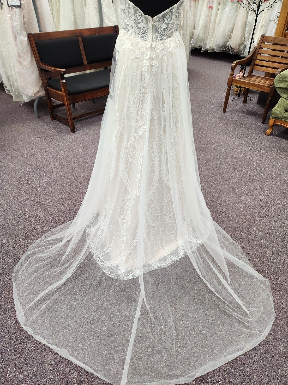 Private Label Shivani Size 8 Ivory/Stone Halter Neck Bridal Gown/Wedding Dress