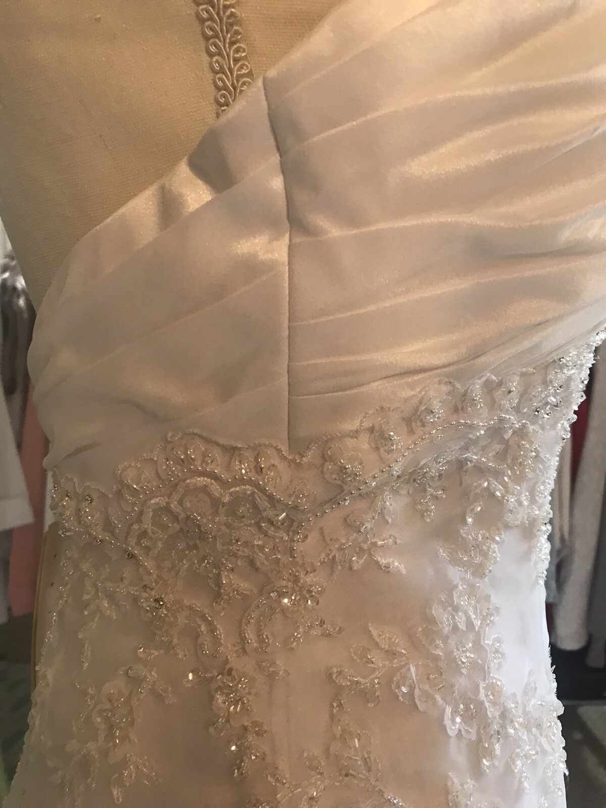 Casablanca White Bridal Gown and Veil Size 8 NWT