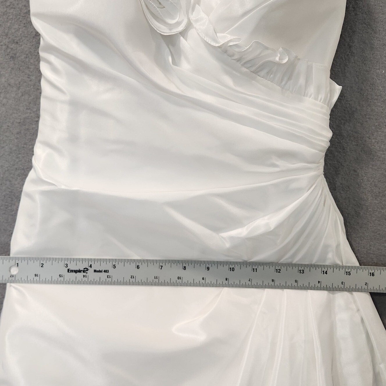 David’s Bridal Galina Satin Wedding Dress Sz 2 Halter Style Roses Small Train