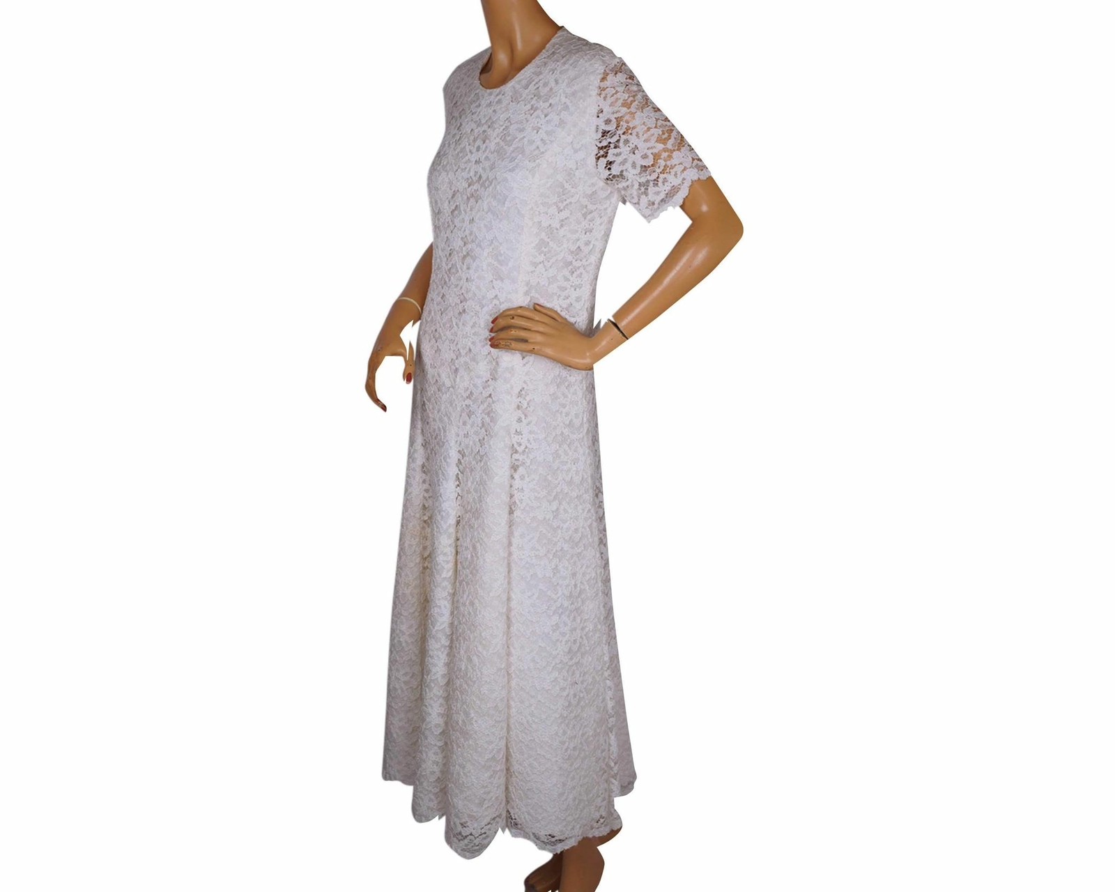 1980s Lace Wedding Gown – Size 12 UK