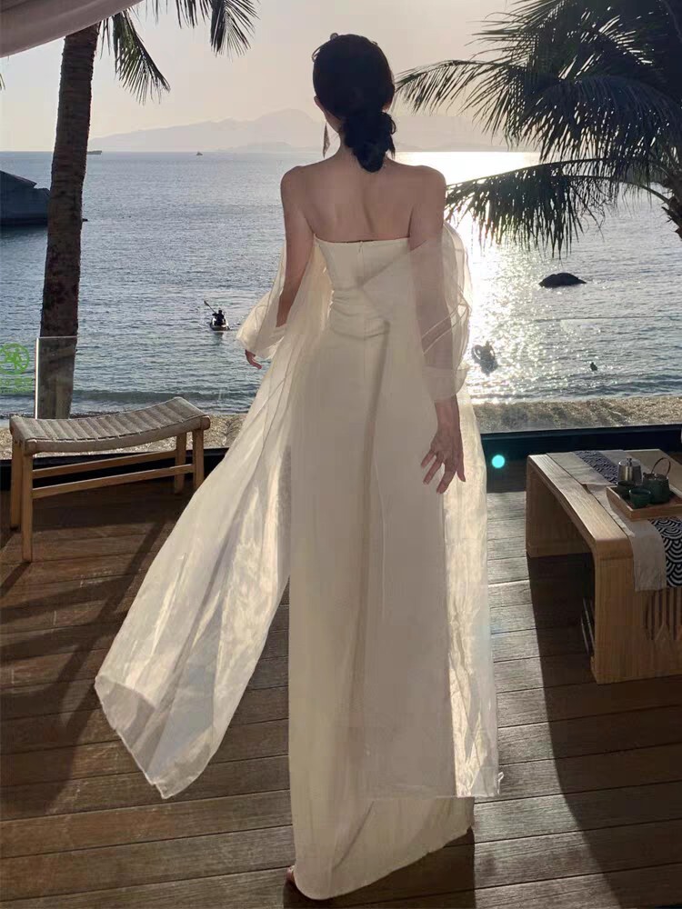 White French-Style Strapless Bridal Gown Train Wedding Dress & Bridal Crown