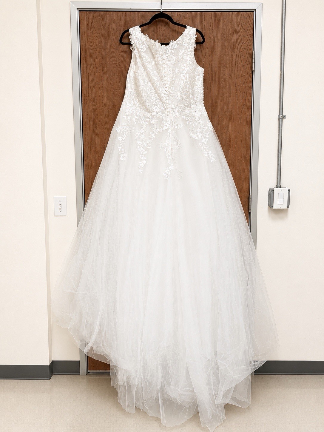 Women’s Size 20 Lace Wedding Dress A-Line V-Neck Tulle Bridal Gown White