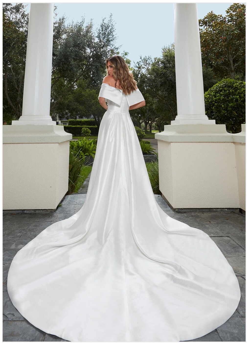 NWT Ashley and Justin Bride Wedding Gown NEVER WORN