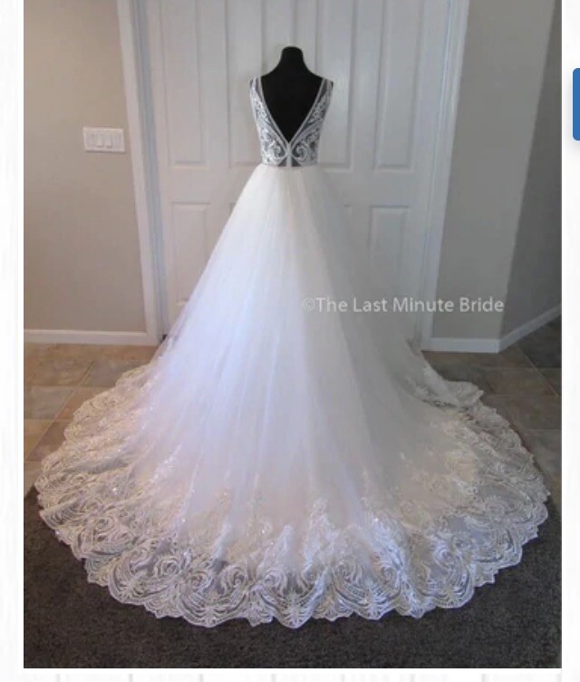 Pre-Loved ASHLEY & JUSTIN Bridal Gown Wedding Dress Size 12 White