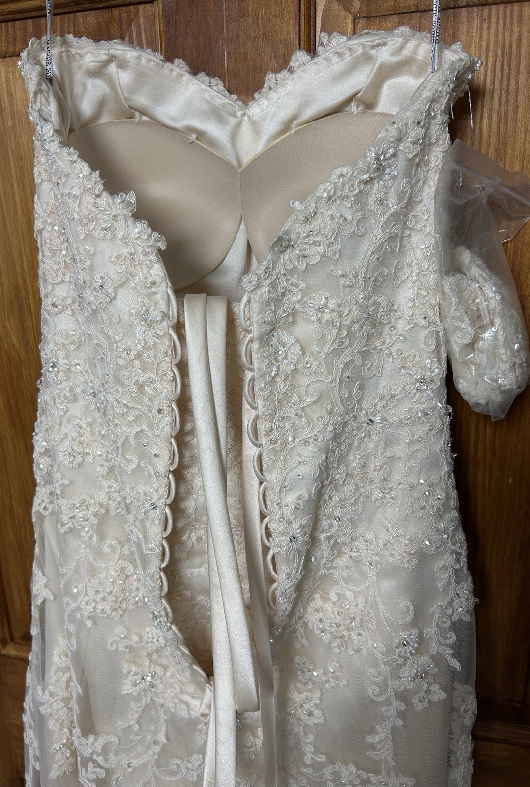 Maggie Sottero Emma Wedding Dress Size 6 Ivory Corset Detachable Cap Sleeves