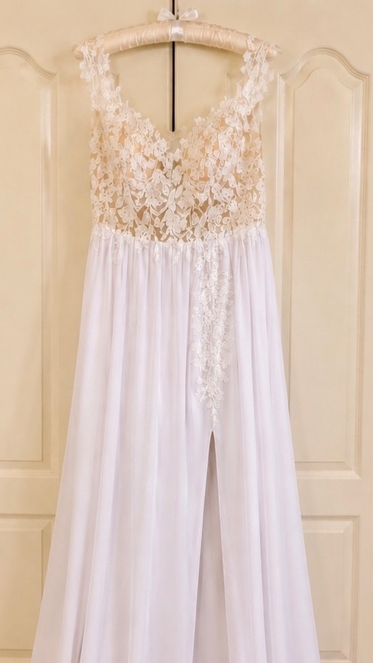 NWT Boho Wedding Dress Size 14 Ivory Lace Chiffon A-Line Bridal Gown w/ Train