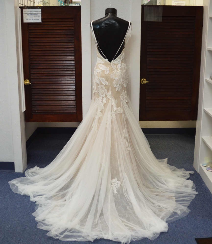 WILLOWBY BY WATTERS HOLDEN 5600R BRIDAL GOWN WEDDING DRESS IVORY MULT SIZES
