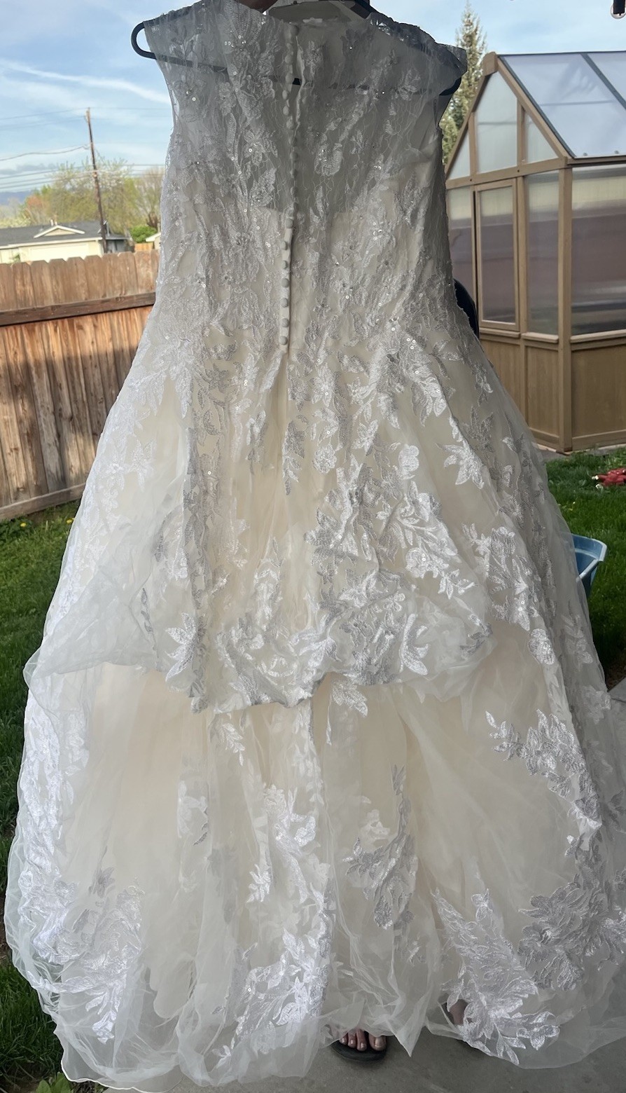 Oleg Cassini Wedding Dress Ivory Cream Gorgeous size 16 Only Worn Once 8CWG748