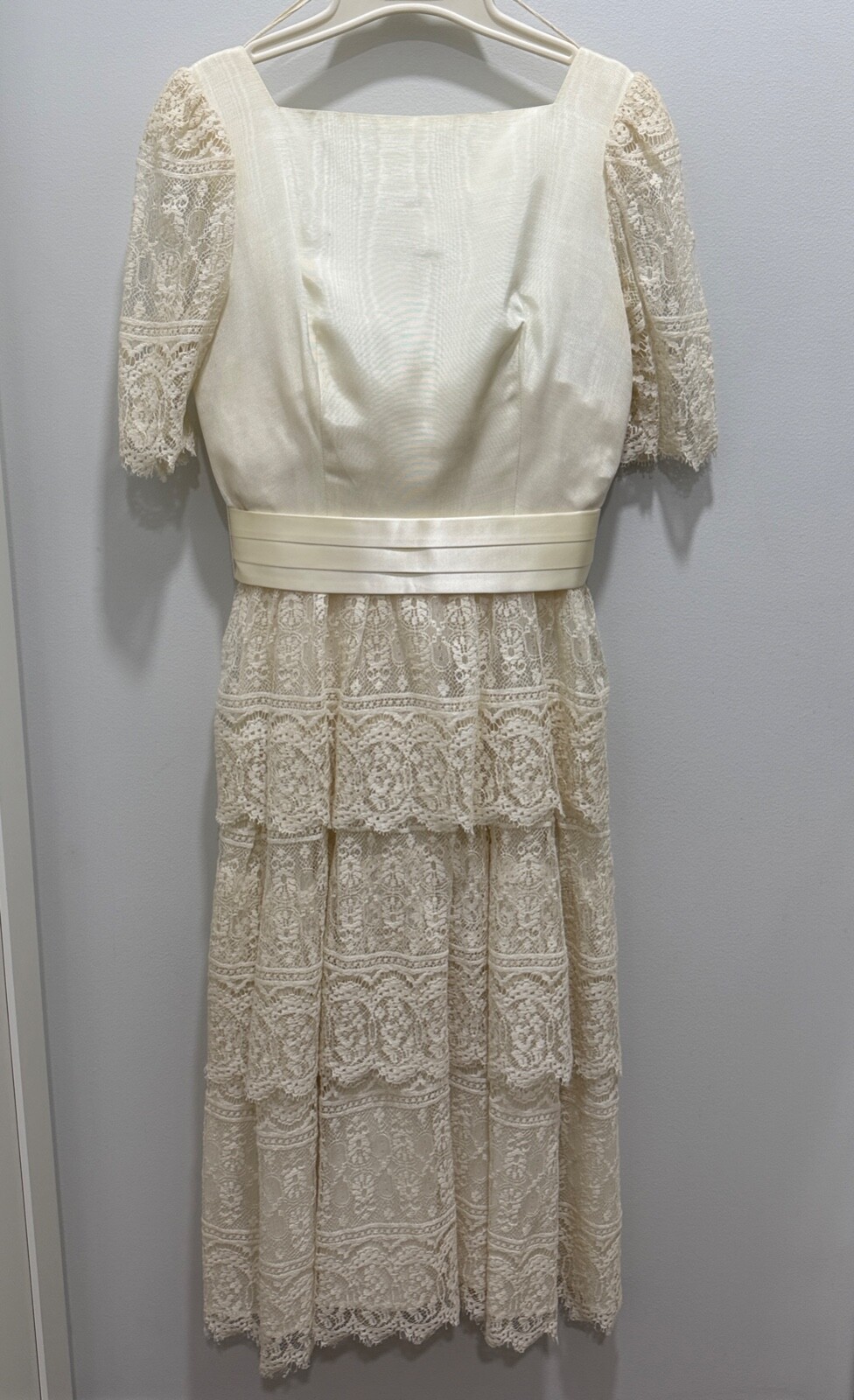 Stunning Vintage Tea Length Lace & Satin Wedding Dress, Size 6