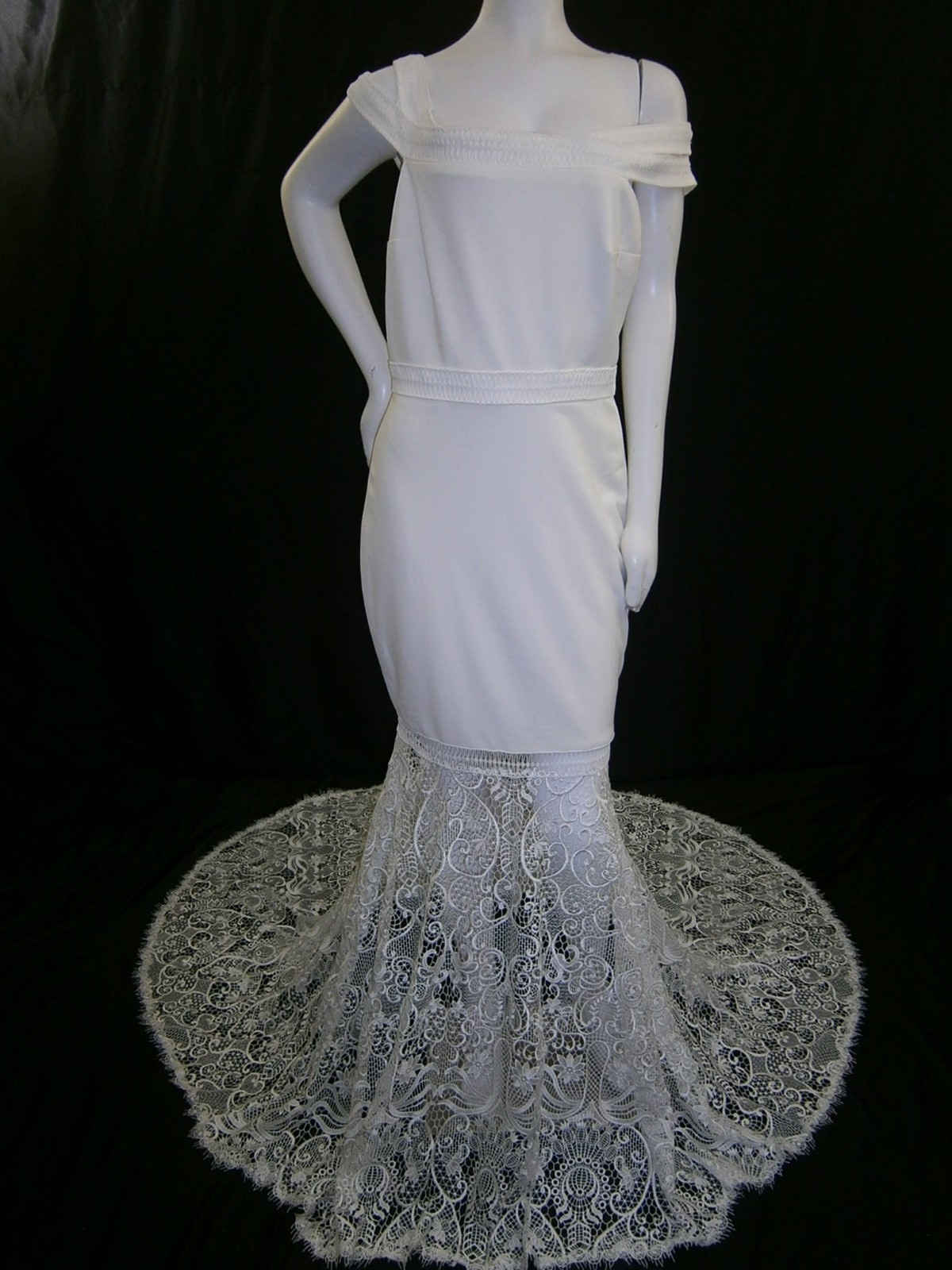 Chosen Kyha Wedding Dress 10-12 Ivory Lace Matte Jersey Crochet Off Shoulders