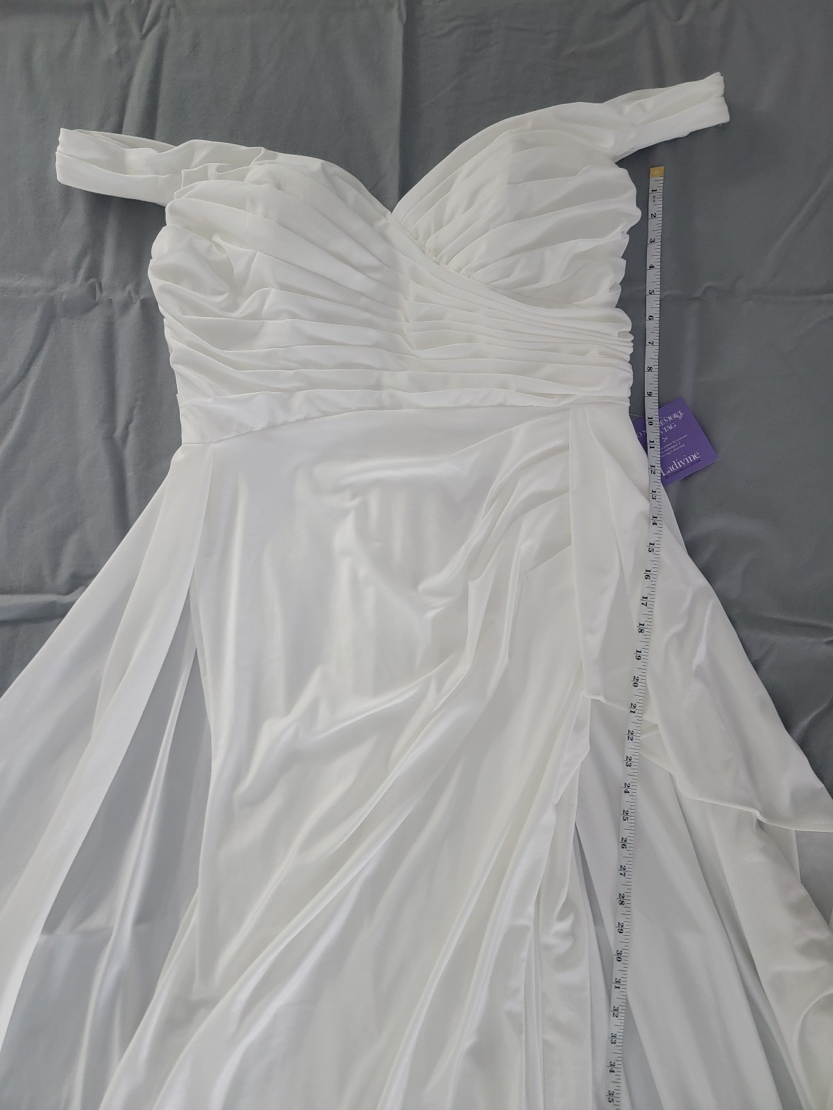 NWT Ladivine By Cinderella Divine WN315 Off-White Wedding Dress Size 18