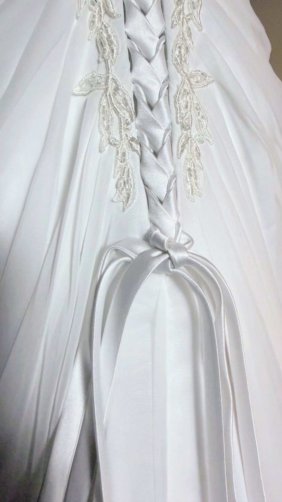 David’s Bridal V9409 White Size 6 Chiffon A-line Wedding Dress W/ Side Draping
