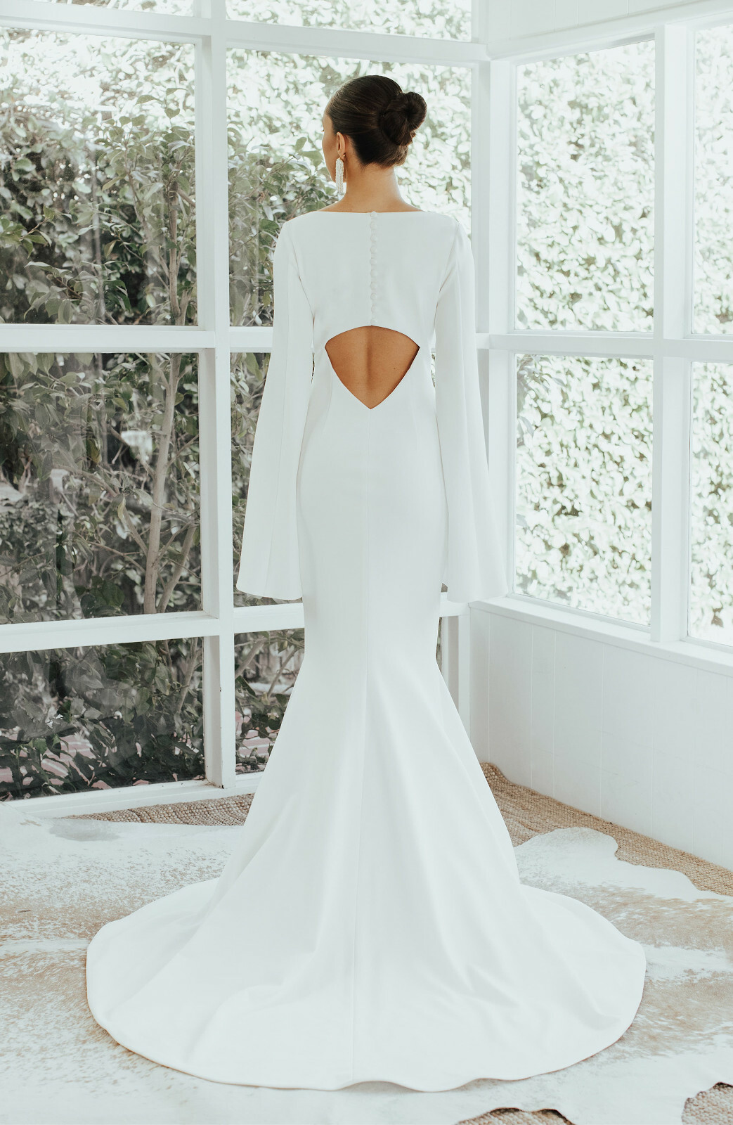 $995 NOEL AND JEAN BY KATIE MAY HEIRESS SLIT LONG SLEEVE MERMAID GOWN SZ M