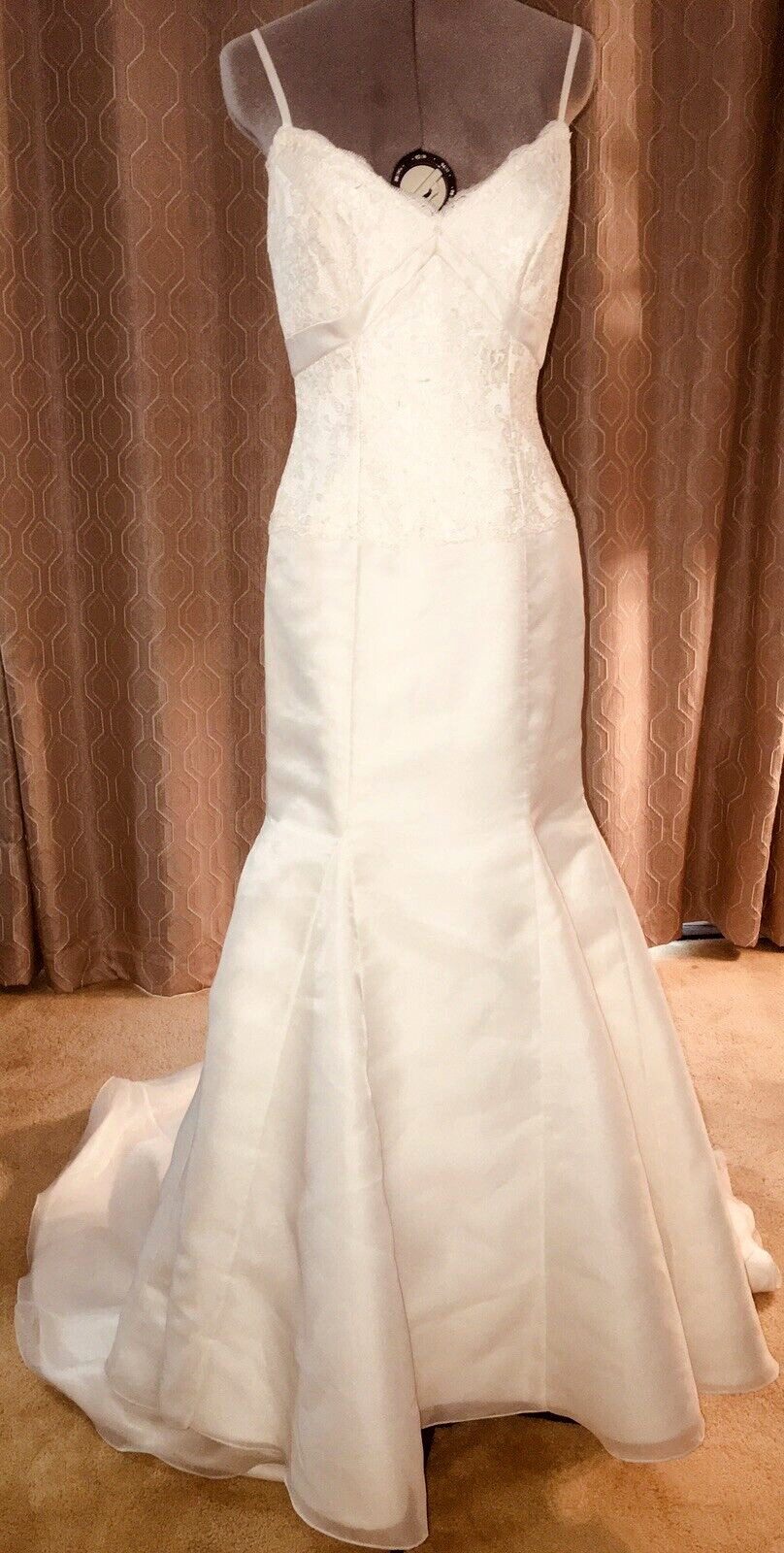 Stunning Bride 2 Be Wedding Dress #16639 Off White Mermaid Size 8 Sleeveless