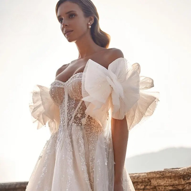 Wedding Dress Organza Embroidery Bead A-Line Ball Gown Strapless Bride Lace Up