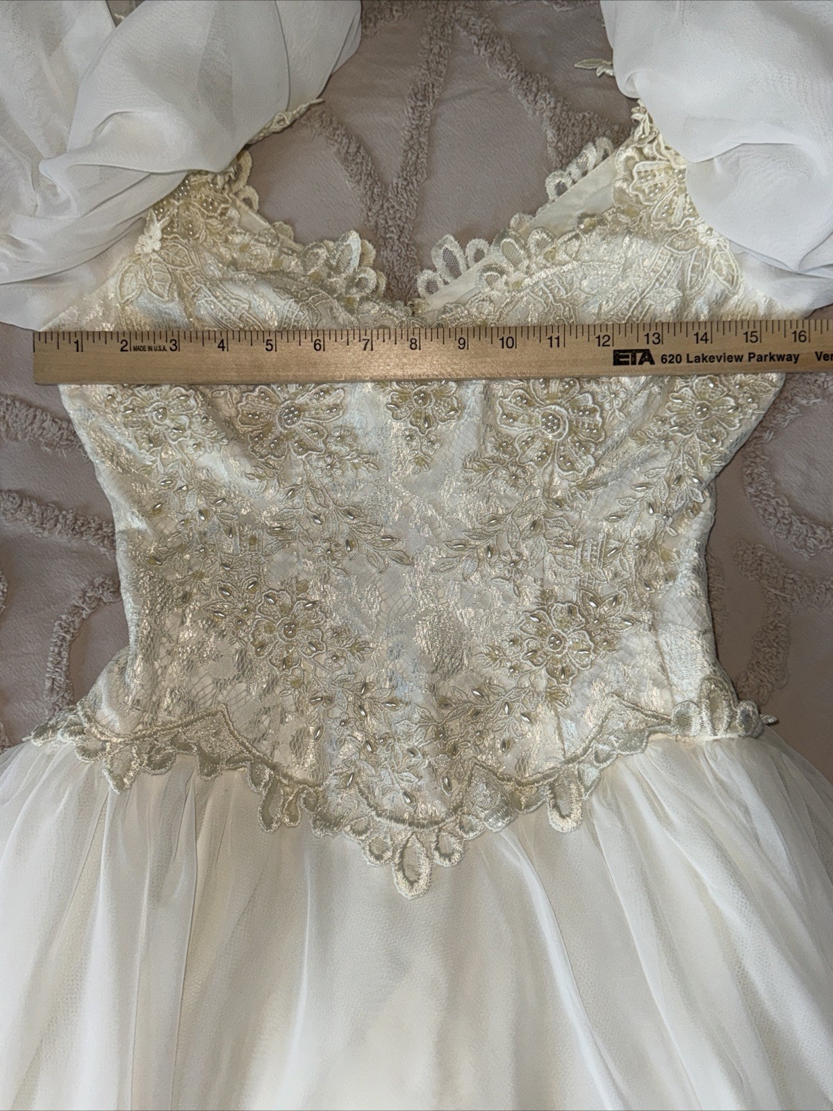 VTG 1980’s Ivory Wedding Gown w/Puff Sleeves Lace & Pearl Bodice Flowers SMALL