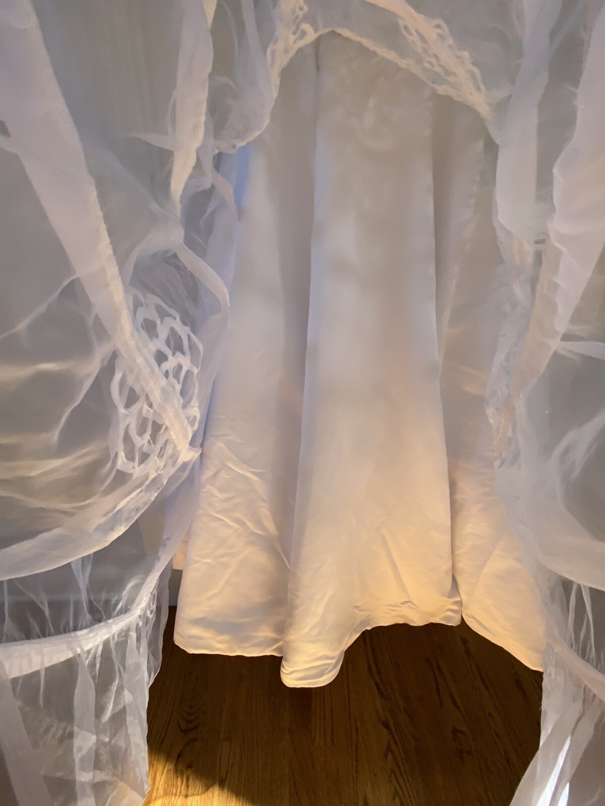 Oleg Cassini White Wedding Dress CWG344 Strapless Beaded Ruffle Satin Tulle Sz 2