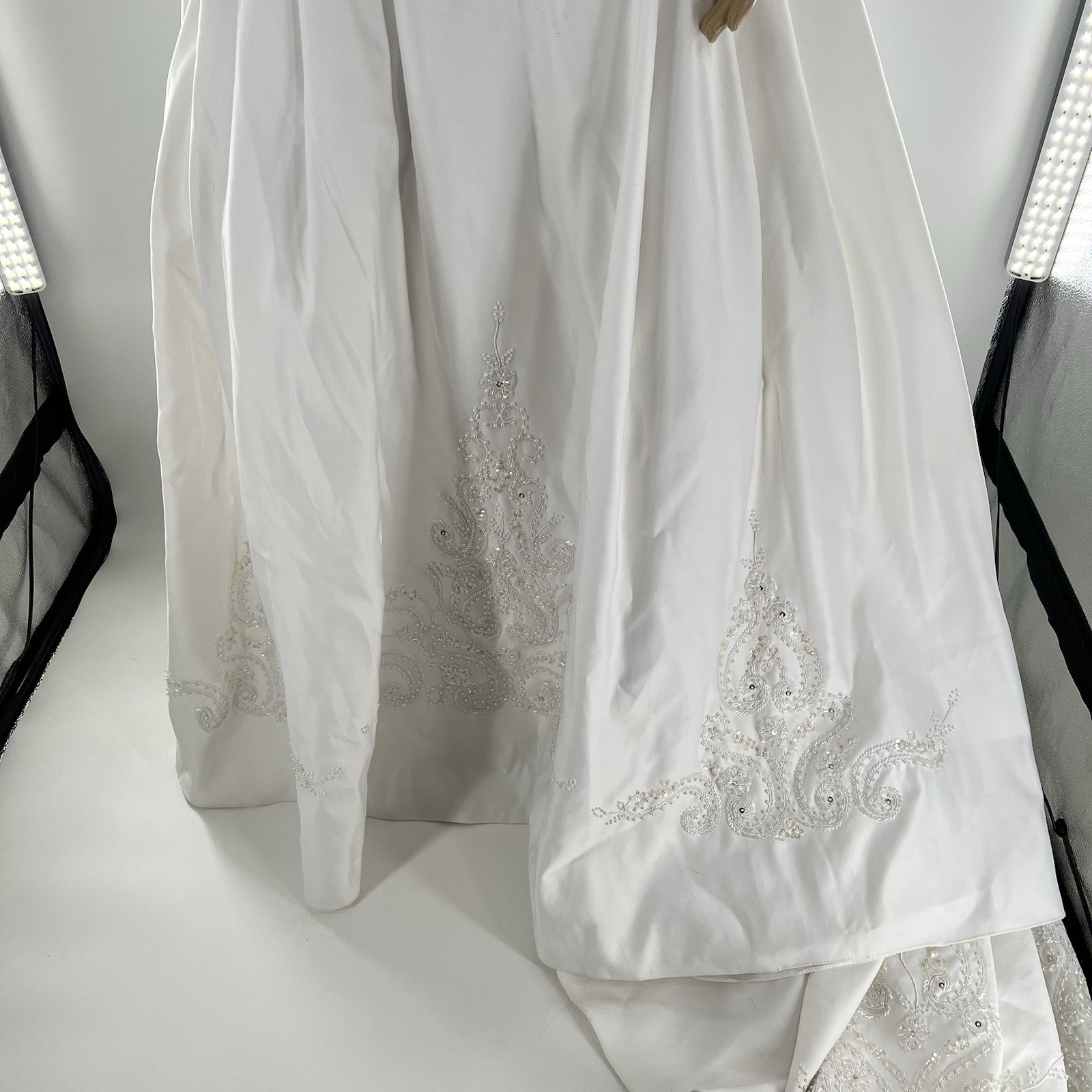 VTG Mary’s Classic 90’s Wedding Gown w/Matching Beaded Wrap & White Veil w/Satin