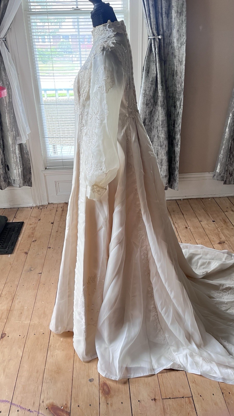 Vintage tan high Neck Long Sleeve Lace Beaded A-Line Wedding Dress Train
