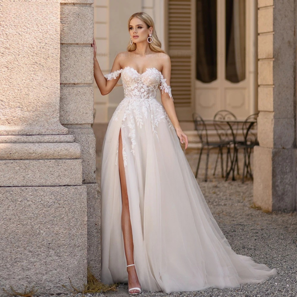 Lace Wedding Dresses Illusion Backless A-Line Tulle Bridal Gown With Train