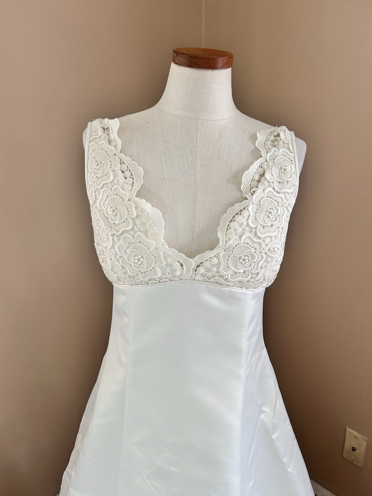 Jessica McClintock Sleeveless Wedding Gown Dress Ivory Lace Bodice Size 8