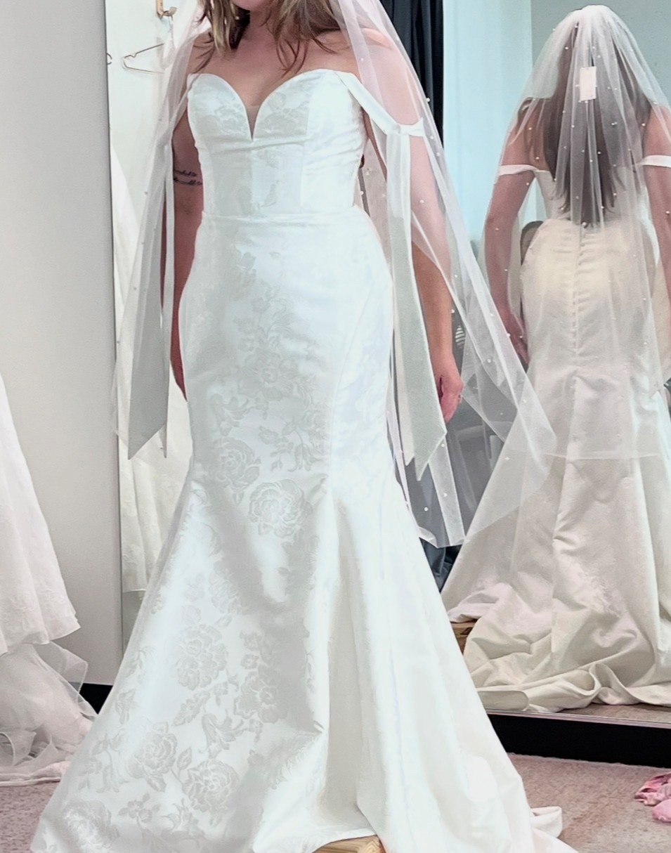 Brand New, Trumpet, Wedding Gown, Lis Simon, size 12, white, Jacquard material