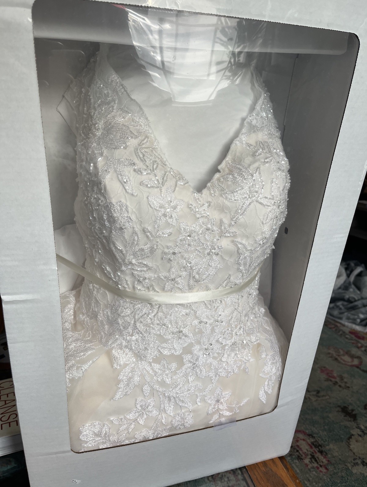 Oleg Cassini Wedding Dress Ivory Cream Gorgeous size 16 Only Worn Once 8CWG748
