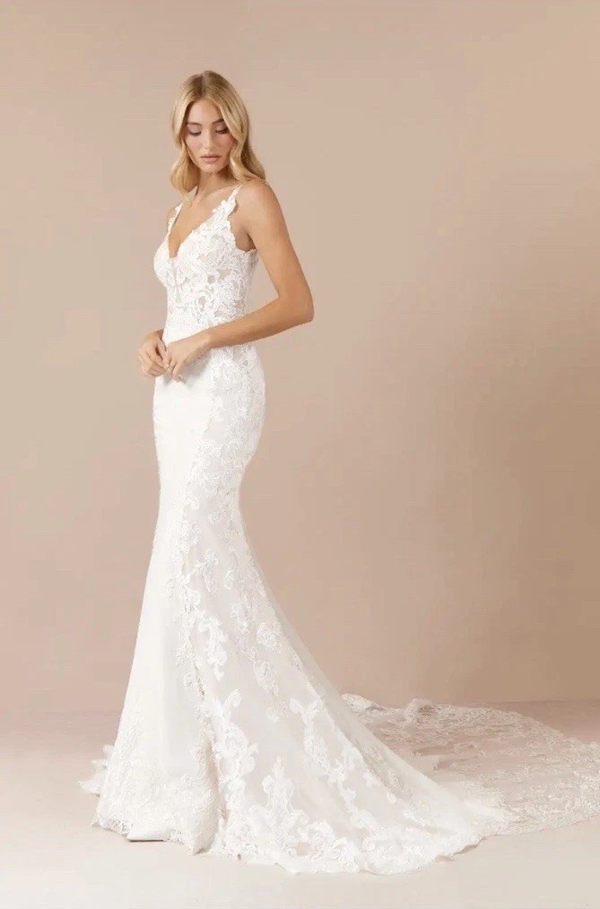 Azazie Estephanie Wedding Dress White Mermaid Lace Custom Size NWT Bridal C/m