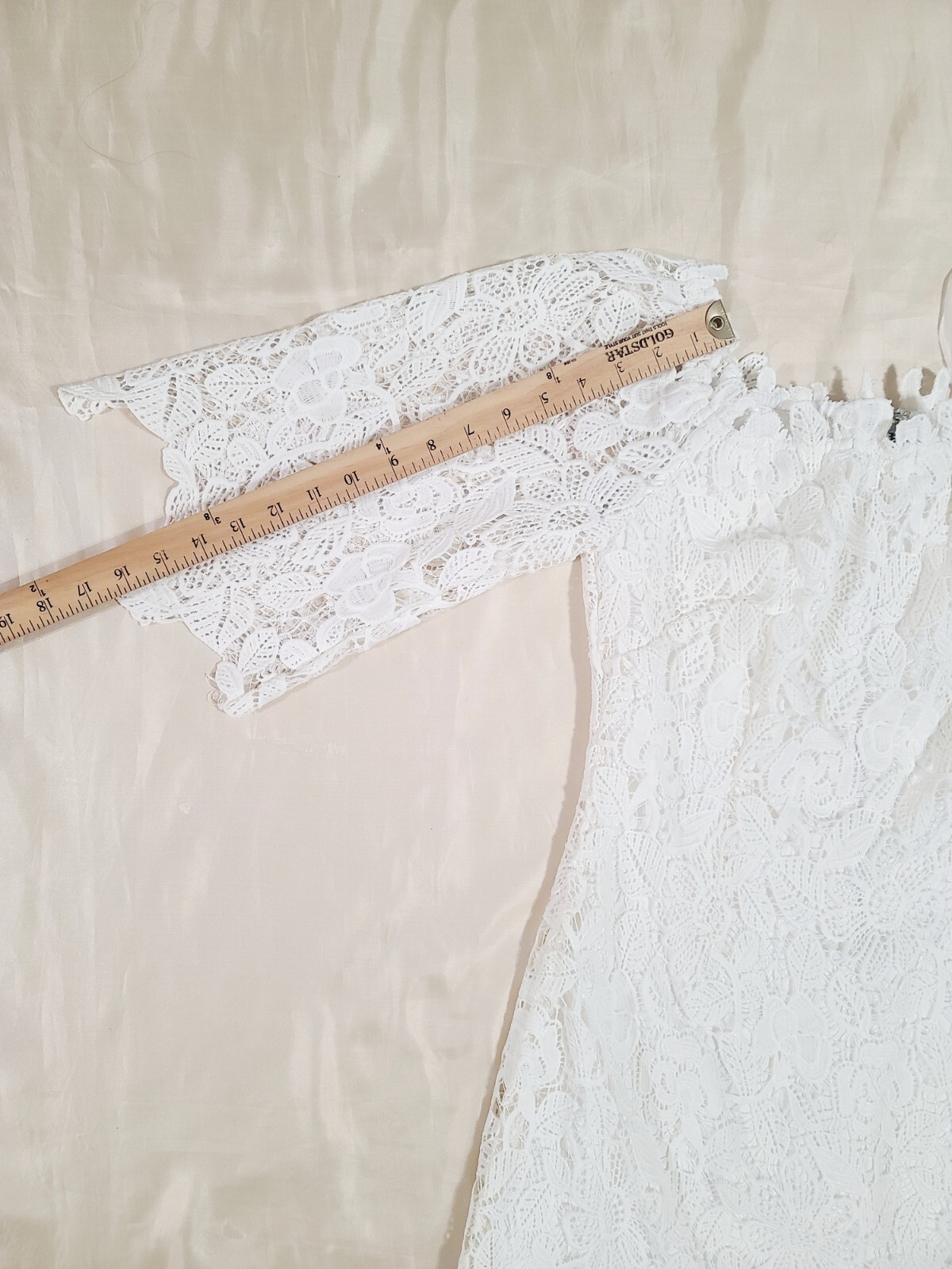 David’s Bridal Wedding Dress Women’s L Off-The-Shoulder Short Lace 3/4 Sleeve