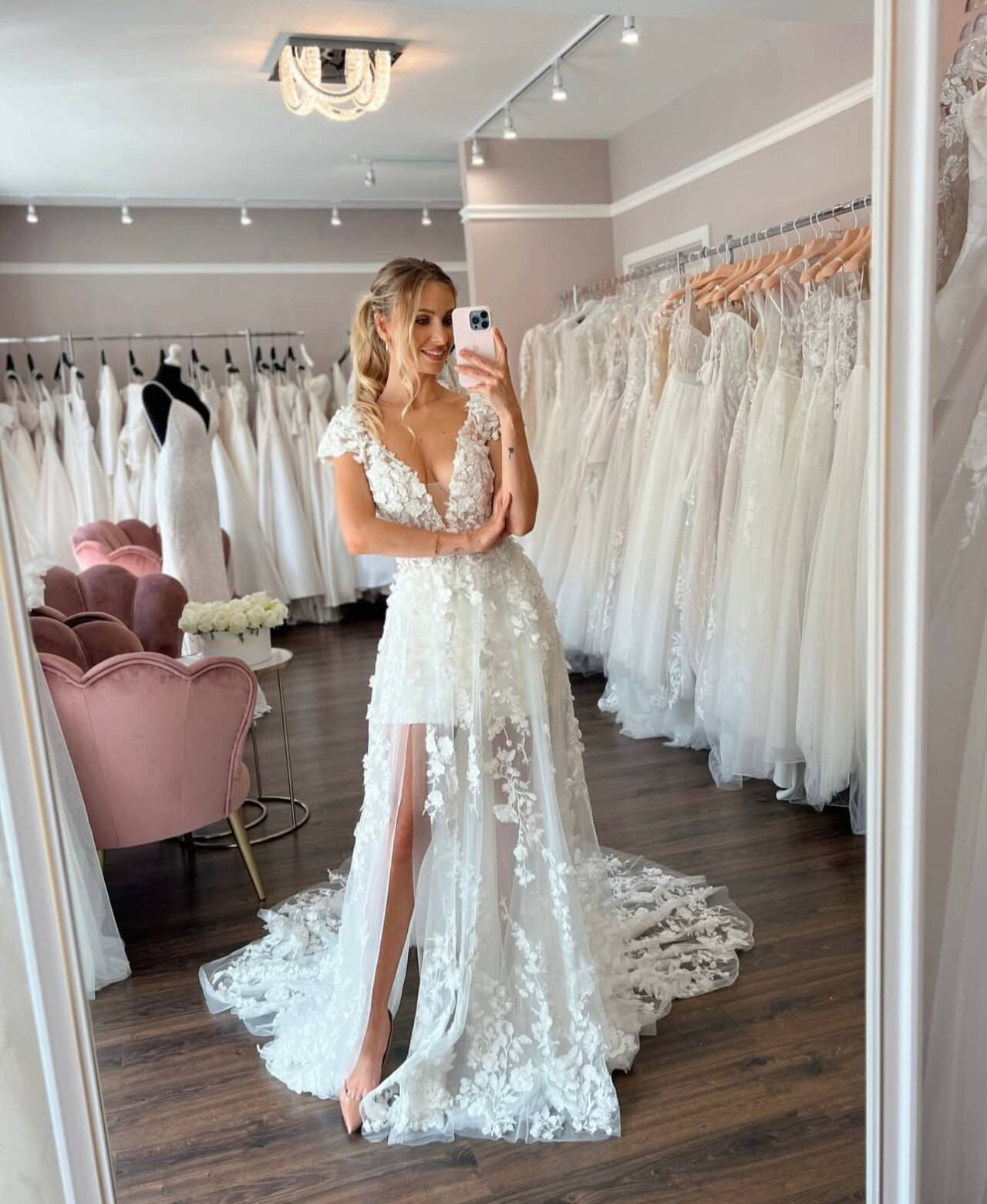 Boho Wedding Dresses V Neck Side Slite Short Sleeves Beach Lace Bridal Gowns