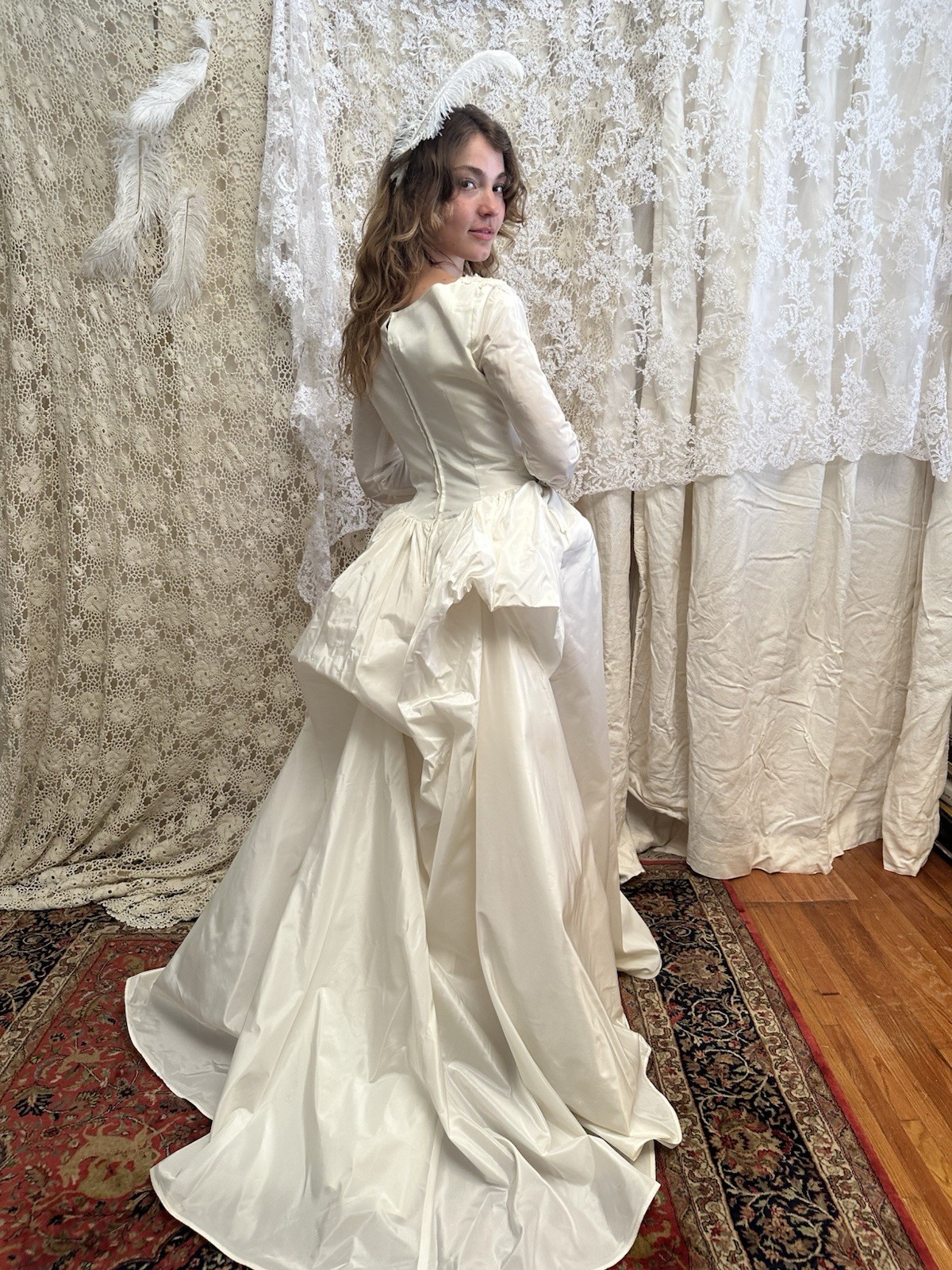 1950s Ivory Lace Square Neck Long Sleeve Ball Gown Full-Length Wedding Dress