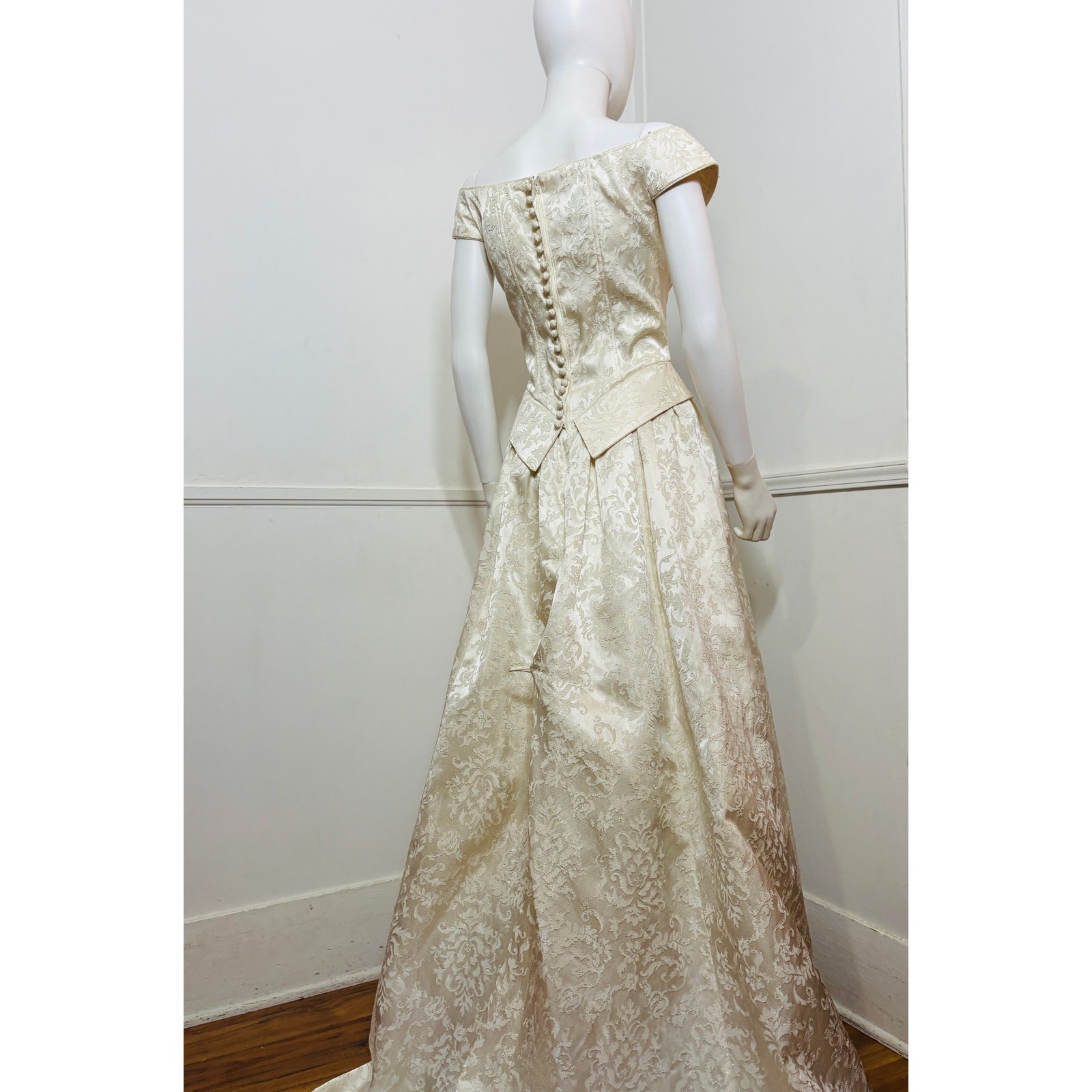 1990s Vintage Cream and Gold Jacquard Princess Bridal Gown by Jessica McClintock