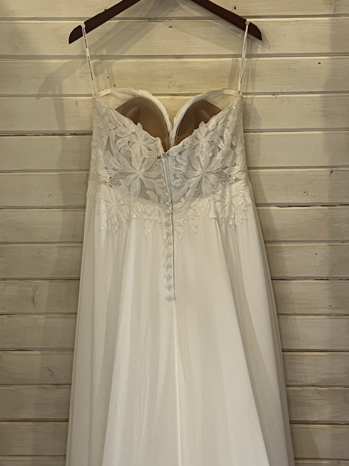 wedding dress size 14 essence of Australia, brand new, unaltered, never worn.