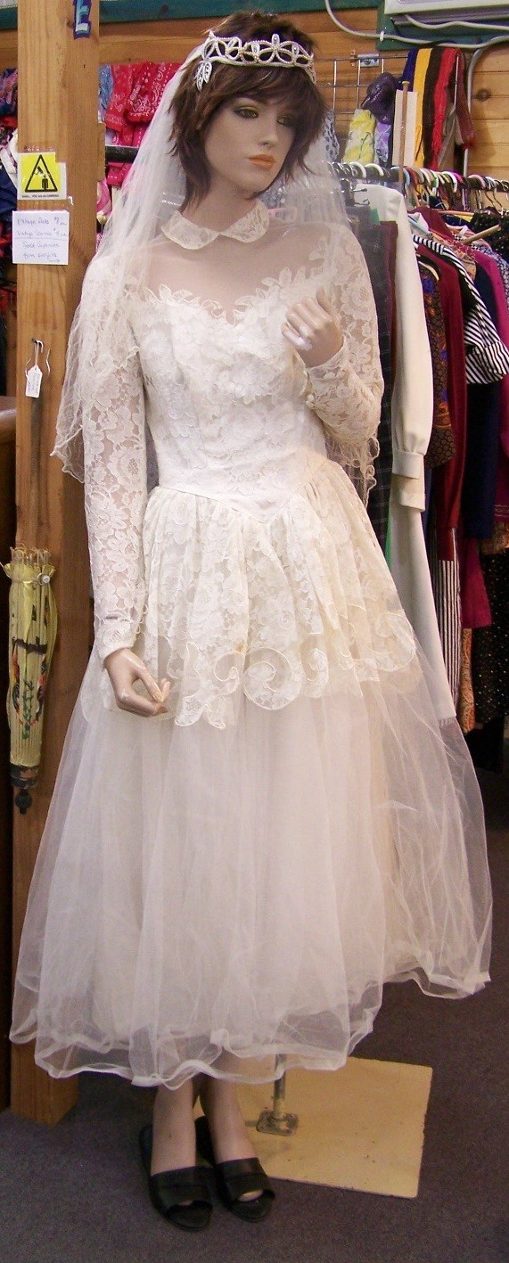 Vintage 1950s Lace Wedding Bridal Gown Dress Peter Pan Collar