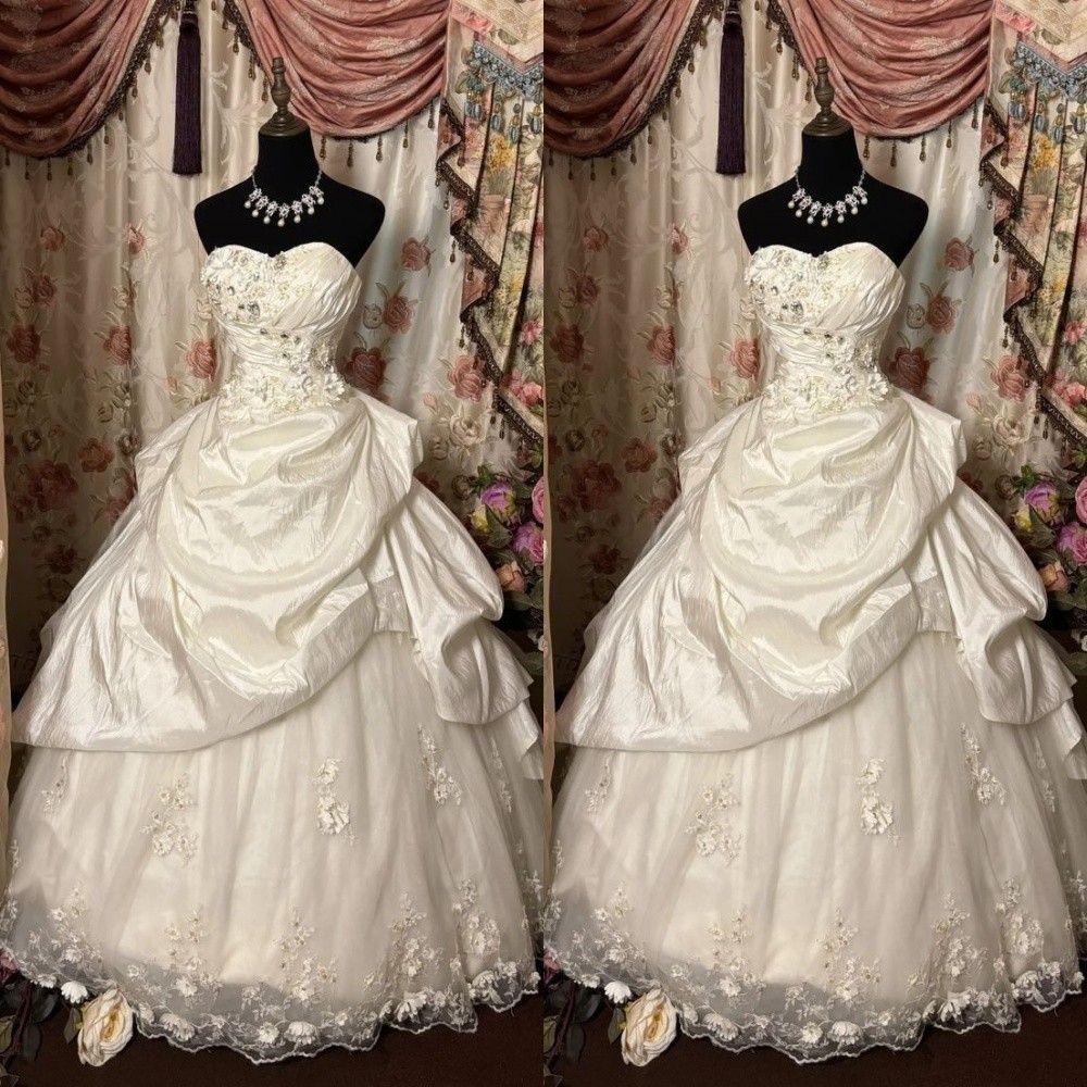 Gorgeous Wedding Dresses Strapless Lace Applique Ruched Satin Bridal Gowns