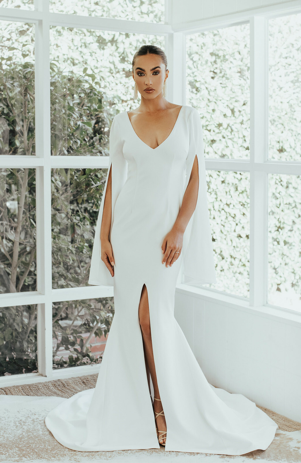 $995 NOEL AND JEAN BY KATIE MAY HEIRESS SLIT LONG SLEEVE MERMAID GOWN SZ M