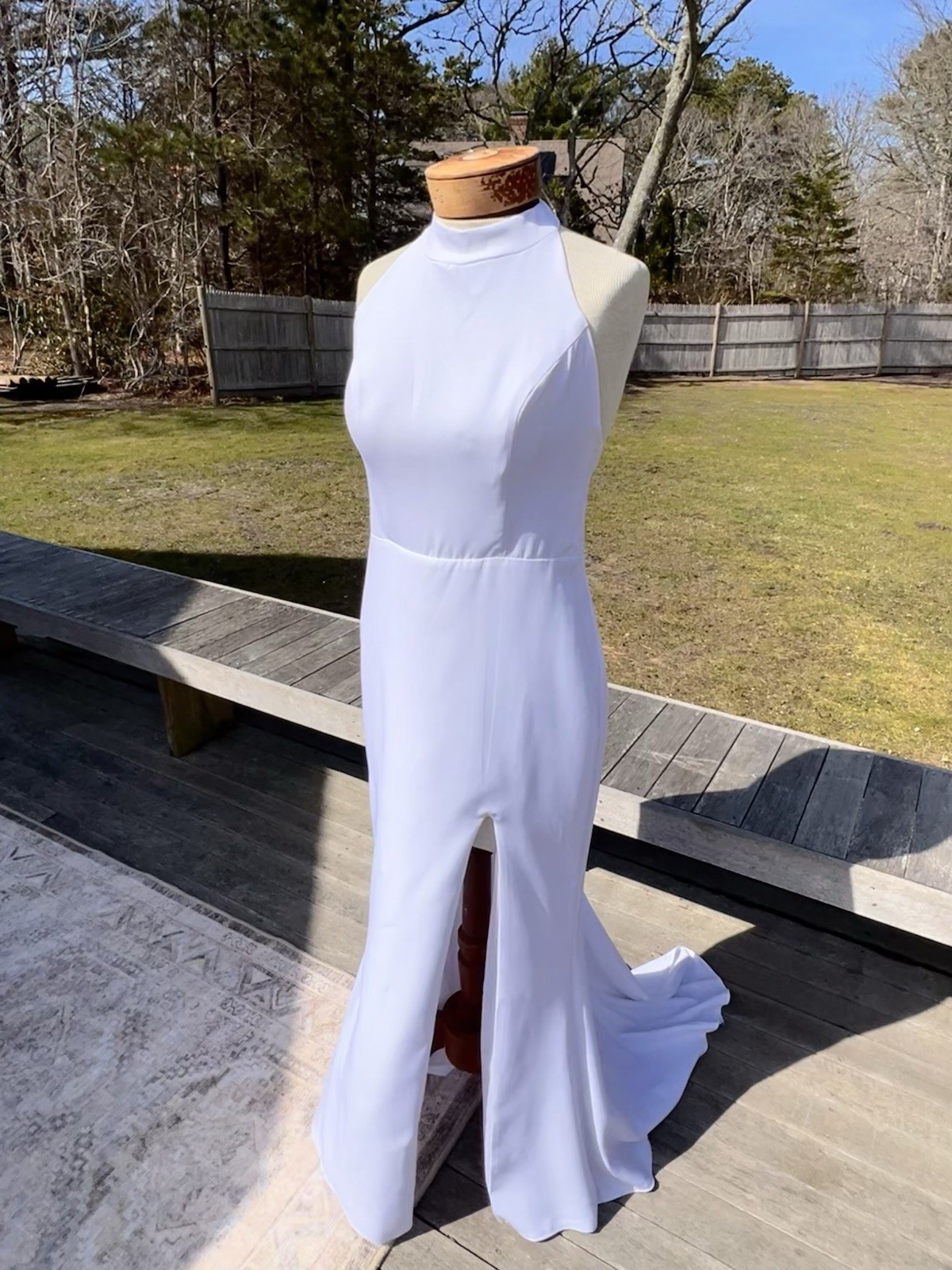 White Halter Neck Sleeveless Mermaid Trumpet Wedding Dress with Train