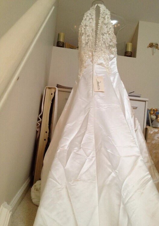 Demetrios Sleeveless Halter Neck Embellished Ivory Wedding Gown Size 8 ~NWT~
