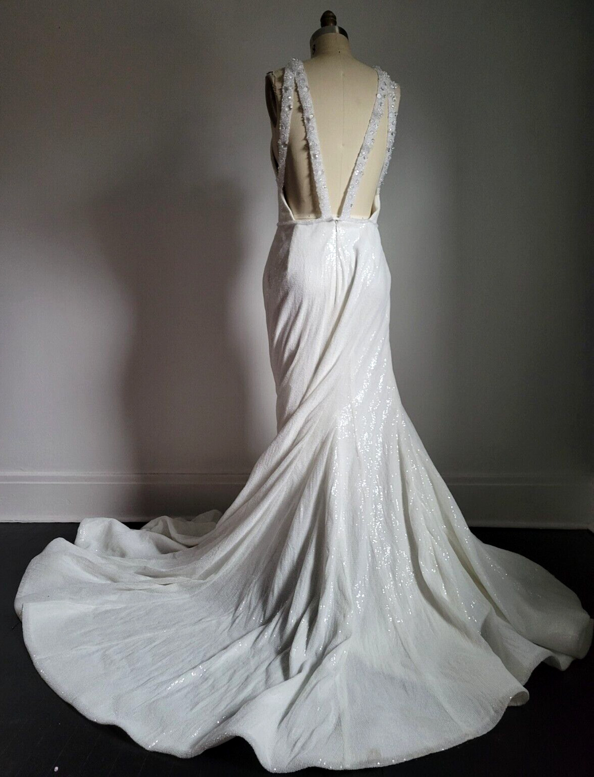 ELEGANT VIKTOR & ROLF DIAMOND WHITE SEQUIN WEDDING GOWN W/ CRYSTAL DETAILS