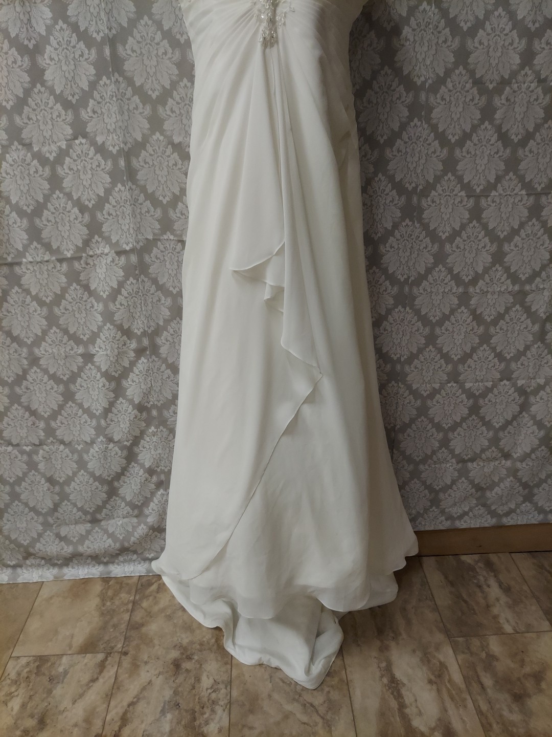**Marys Beaded Breast Shoulder Strap Pleated Torso Chefanne White Closed…**