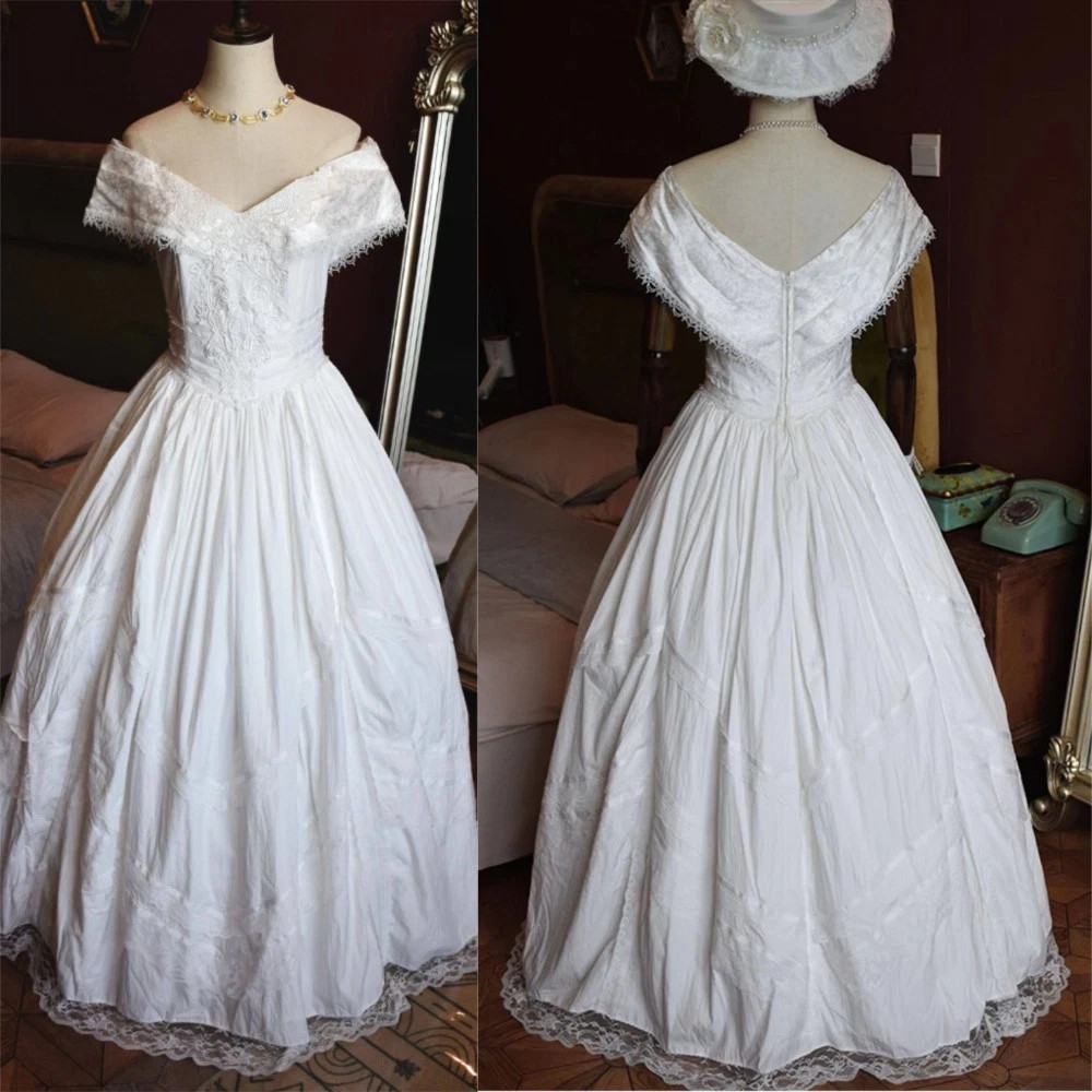 Vintage Wedding Dresses Off the Shoulder Lace Applique Victorian Bridal Gowns