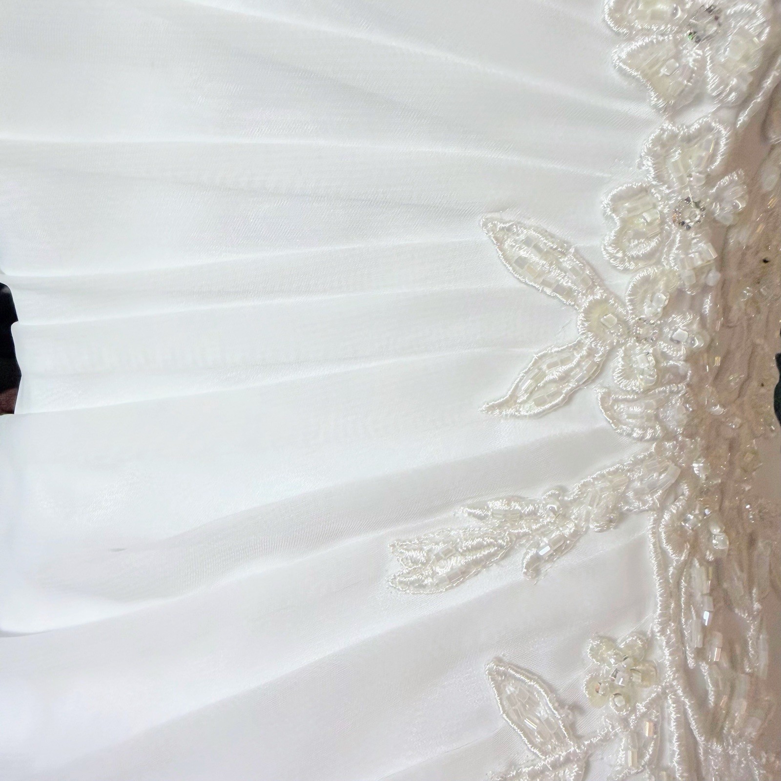 David’s Bridal V9409 White Size 6 Chiffon A-line Wedding Dress W/ Side Draping