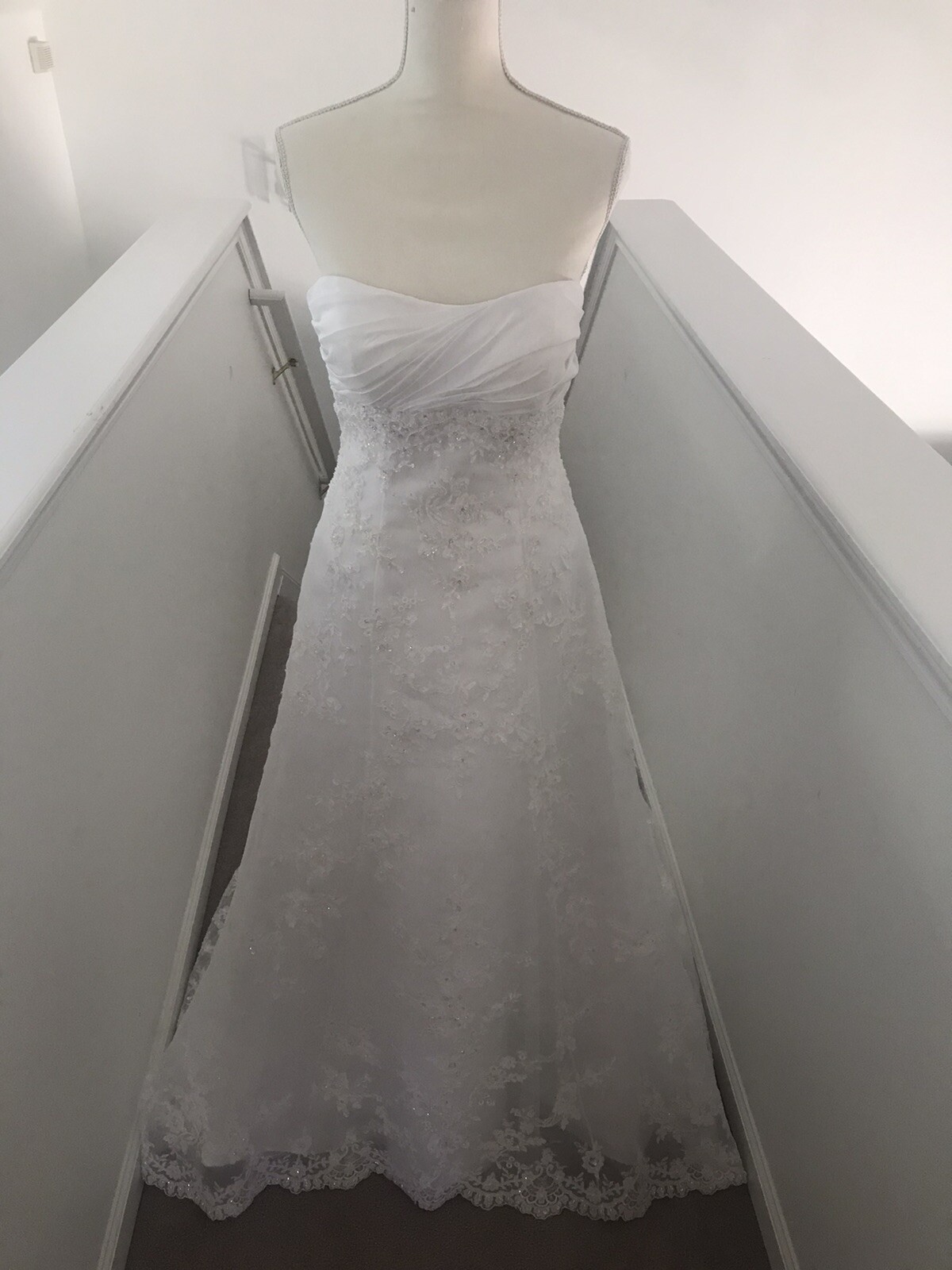 Casablanca White Bridal Gown and Veil Size 8 NWT