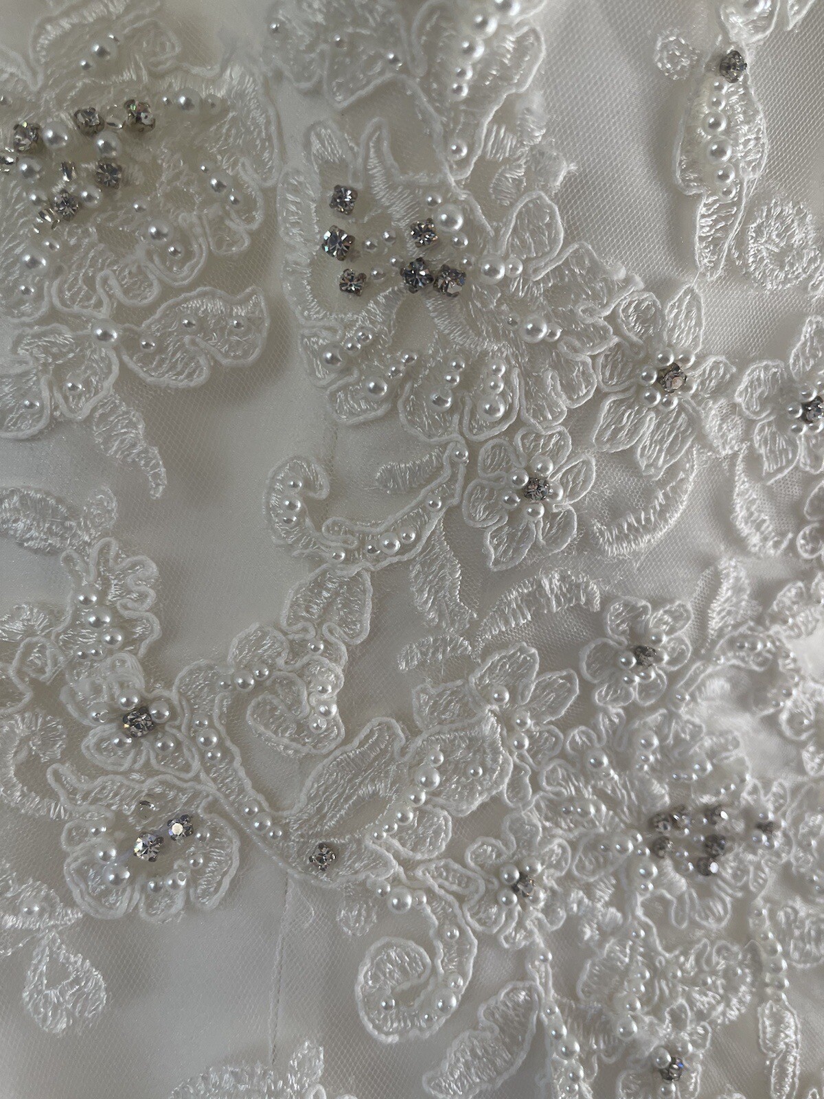 La Soie Bridal Wedding Gown White Tulle Ball Gown Strapless Crystals Beaded US 6